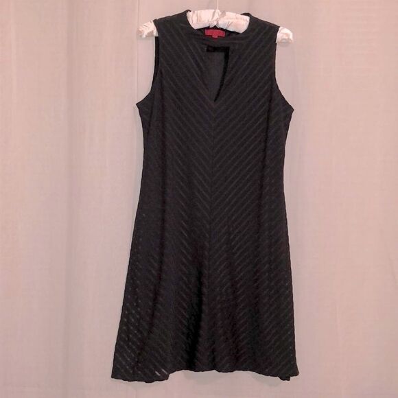 JL M Solid Black Diagonal Stripes Sleeveless Choker Front Keyhole Flare Dress - Picture 1 of 9